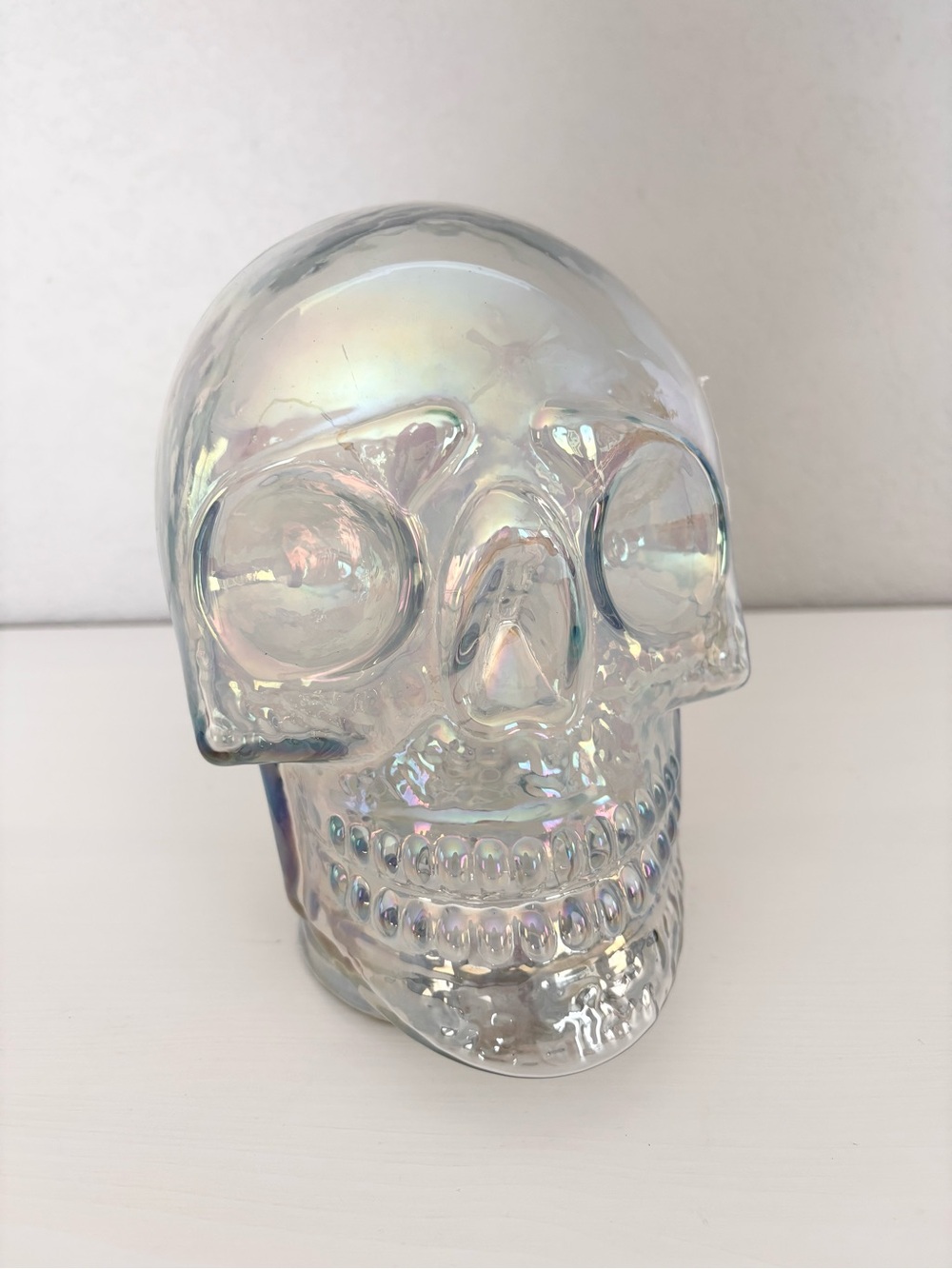 Glass Iridescent Light-Up Skull NWT